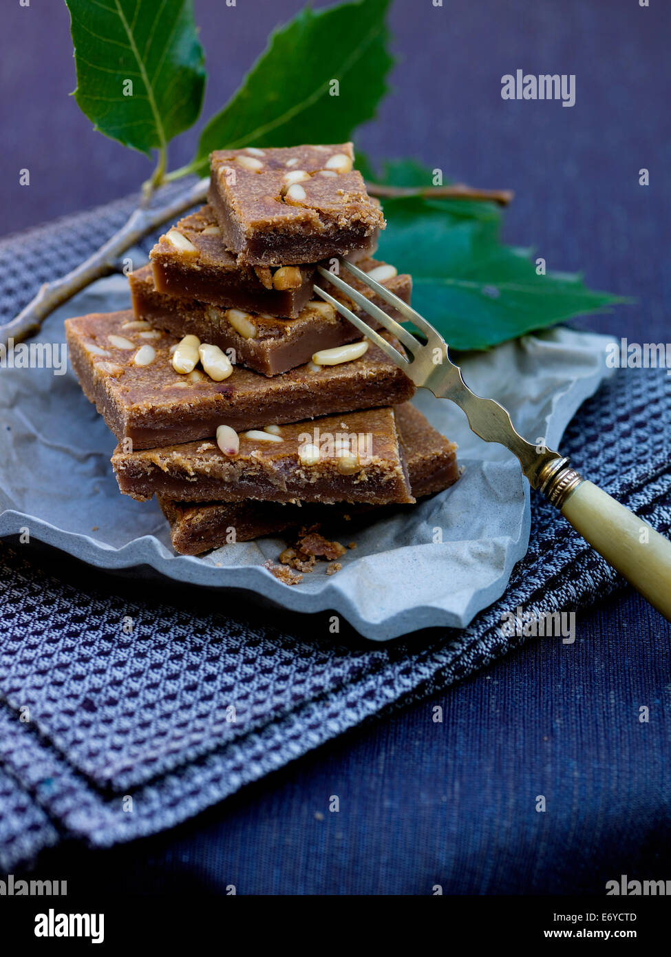 Boschi di castagno e pinoli fudge Foto Stock