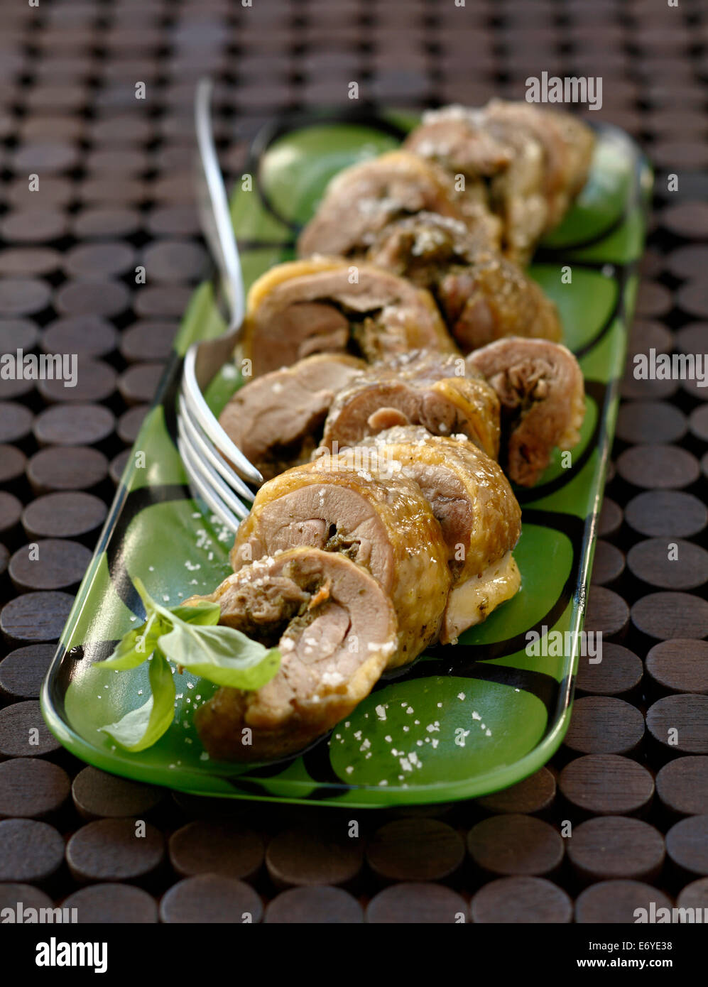 Gamba al vapore di faraona farcita con pesto Foto Stock