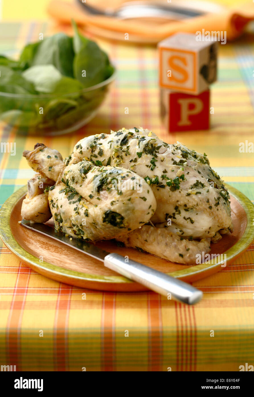 Il pollo cotto a vapore con tartufi ed erbe aromatiche Foto Stock