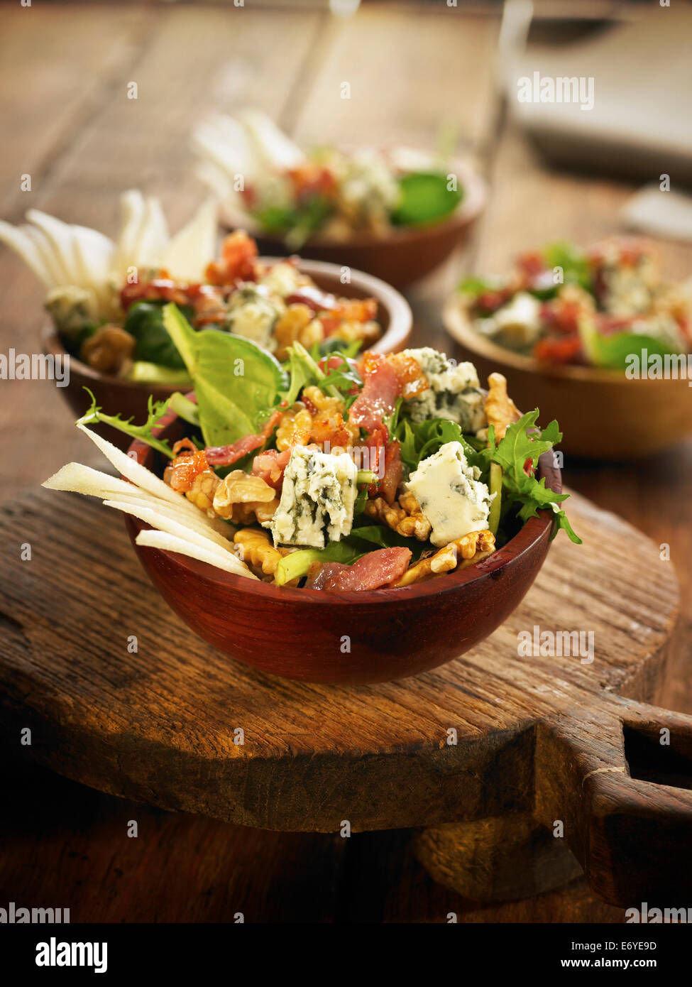Gli spinaci,formaggio blu e insalata di noce Foto Stock