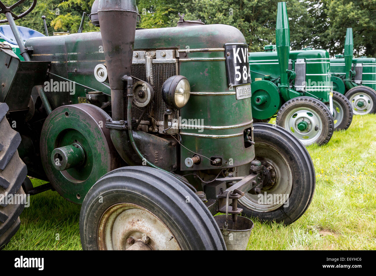 Anni Cinquanta Maresciallo di Campo trattore sul display a 2014 Aylsham spettacolo agricolo, Norfolk, Regno Unito. Foto Stock