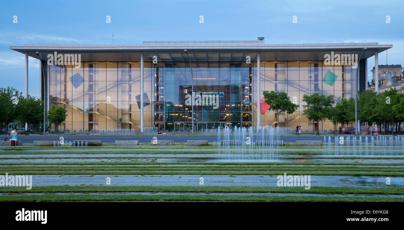 Paul-Löbe-Haus, edificio del parlamento tedesco, il quartiere governativo di Berlino, Germania, Europa Foto Stock