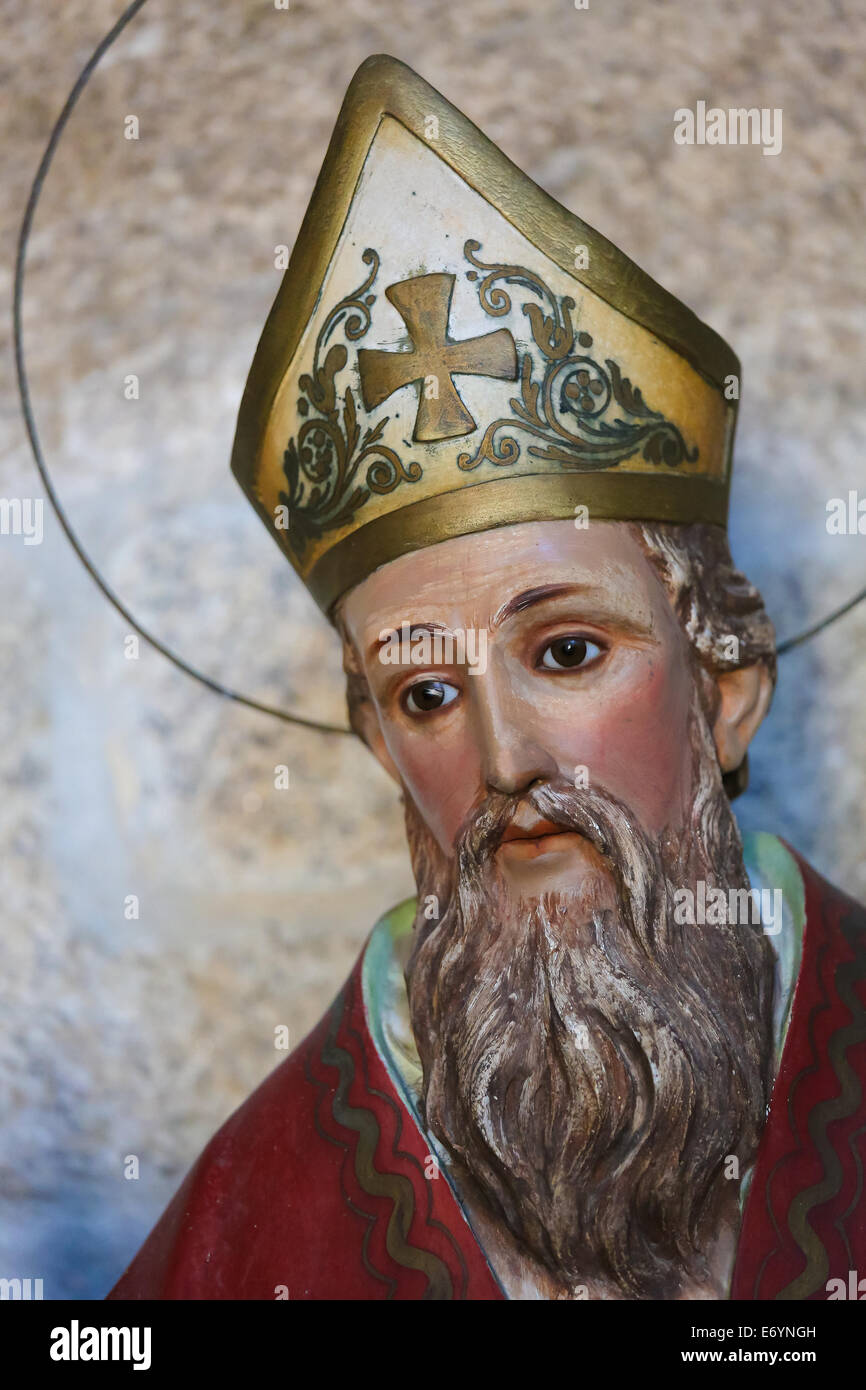 Statua di San Nicola di Bari nella chiesa di San Francisco nella storica città di Betanzos, Galizia, Spagna. Foto Stock
