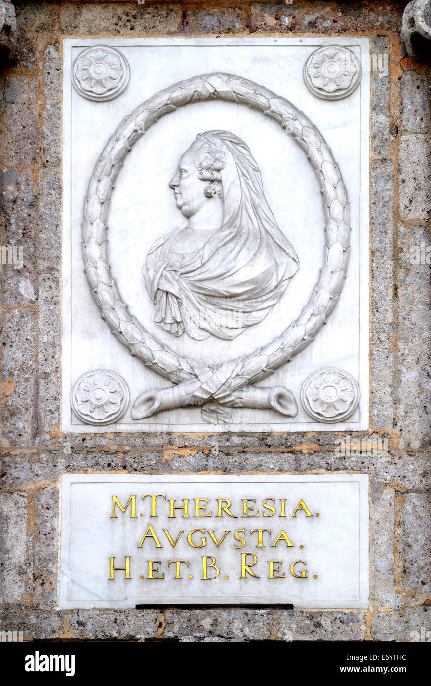 Innsbruck, Austria. Ritratto di Maria Theresia sul Triumphpforte o Porta Trionfale Foto Stock