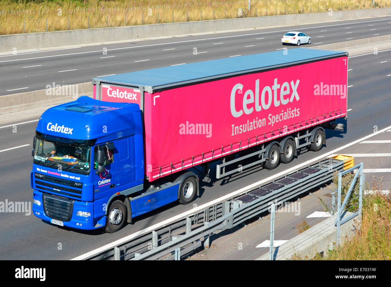 Celotex (parte del gruppo Saint-Gobain) prodotti isolanti per l'industria della costruzione consegna camion e rimorchio Foto Stock