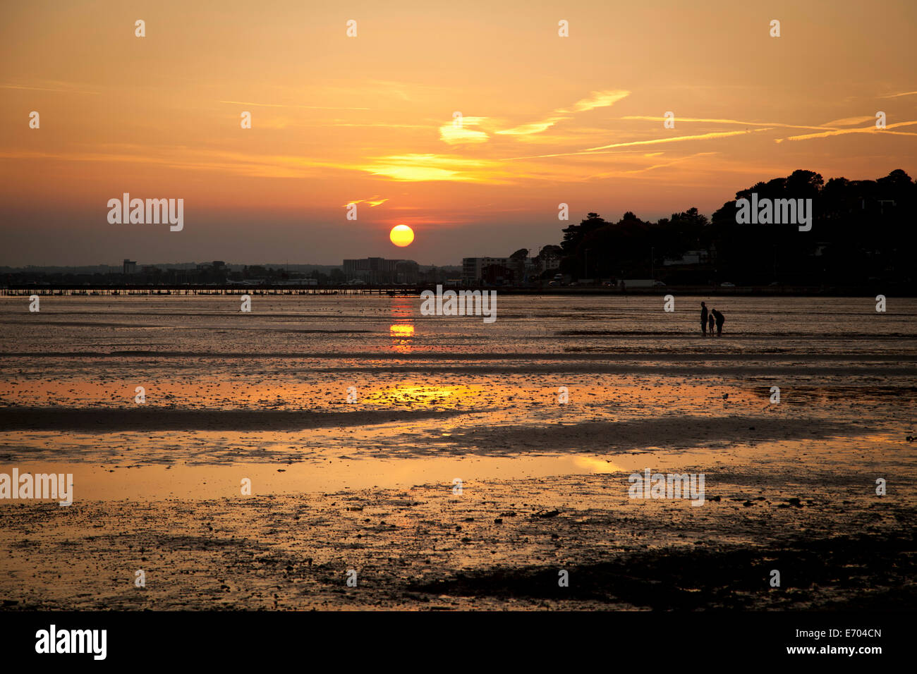 Tramonto al mare, Bournemouth Dorset, Regno Unito Foto Stock