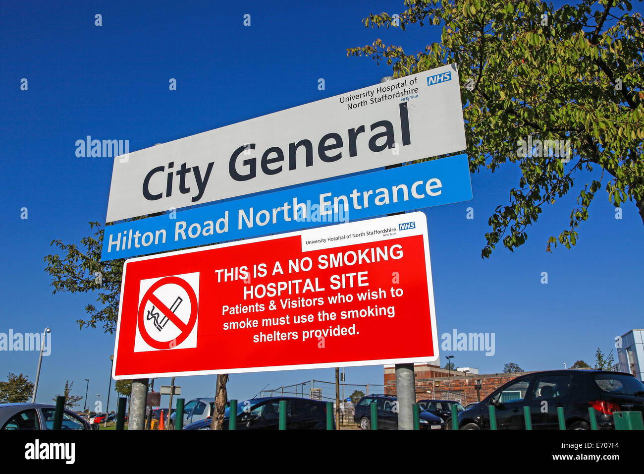 Un segno per la città Ospedale Generale ora ribattezzato Royal University Hospital North Staffordshire Stoke on Trent Staffs England Regno Unito Foto Stock