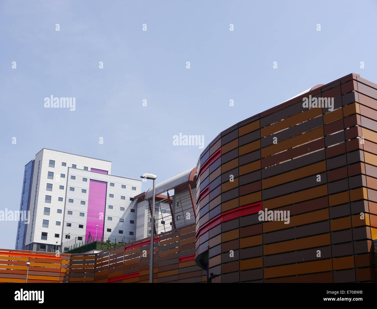 Trinity Square, Gateshead, Regno Unito. Moderni edifici architettonici preselezionato per il 2014 Carbuncle Cup. Credito: Victor W Adams / Alamy Live News Foto Stock