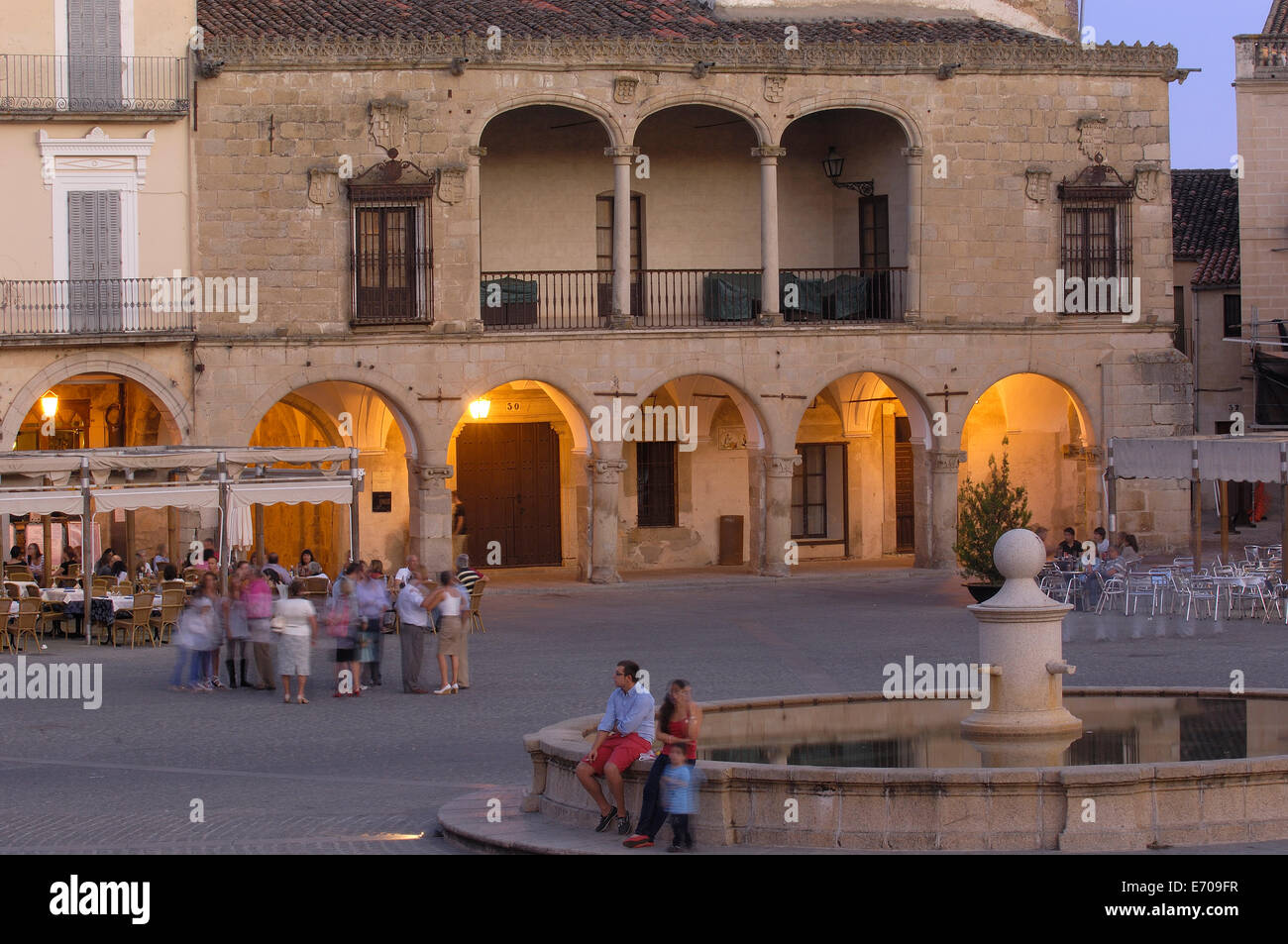 Trujillo, Piazza principale al crepuscolo, Plaza Mayor,Caceres provincia, Estremadura, Spagna, Europa Foto Stock