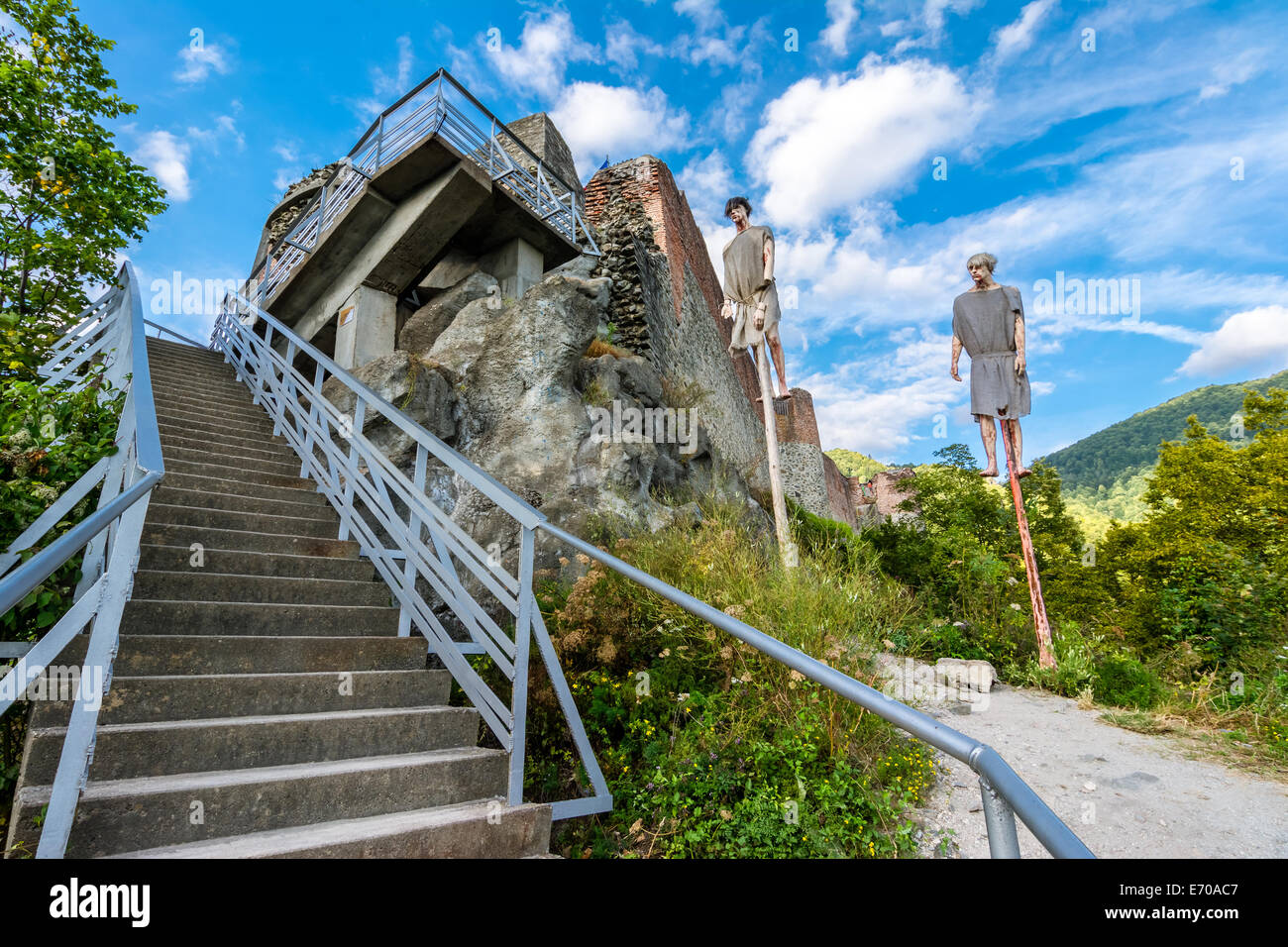 Fortezza di Poenari una volta posseduto da Vlad l'Impalatore (il leggendario Dracula). Foto Stock