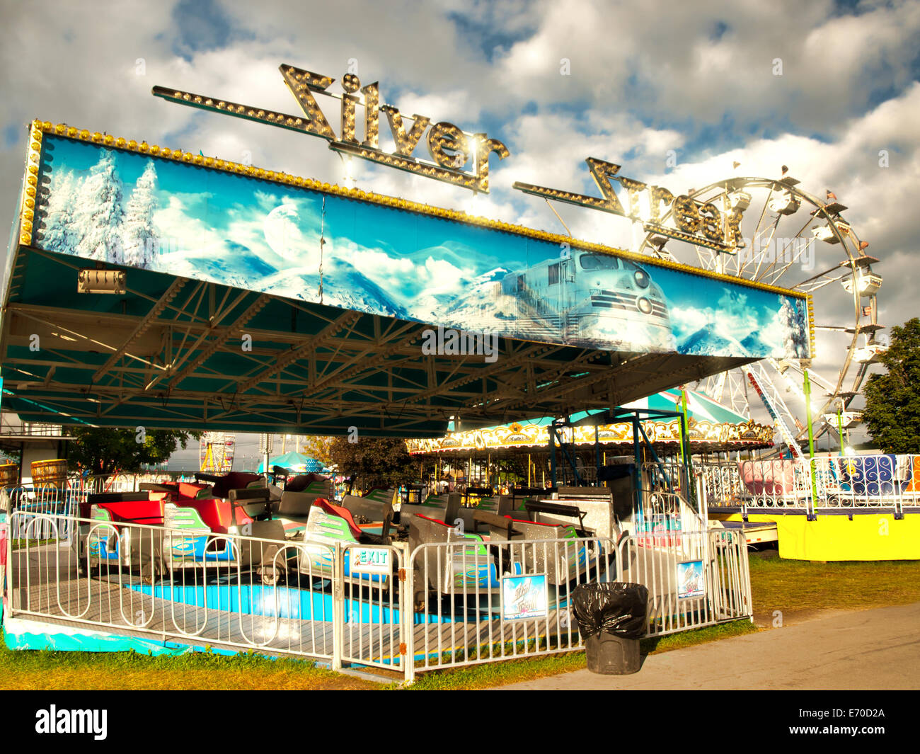 Silver Streak Amusement Park ride Foto Stock