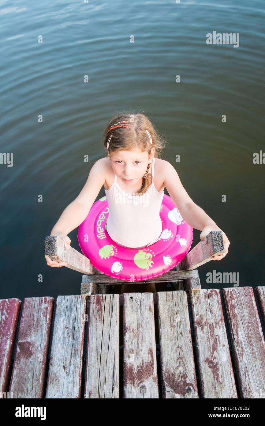 Famiglia pier acqua di lago vacanza Polonia vista panoramica Foto Stock