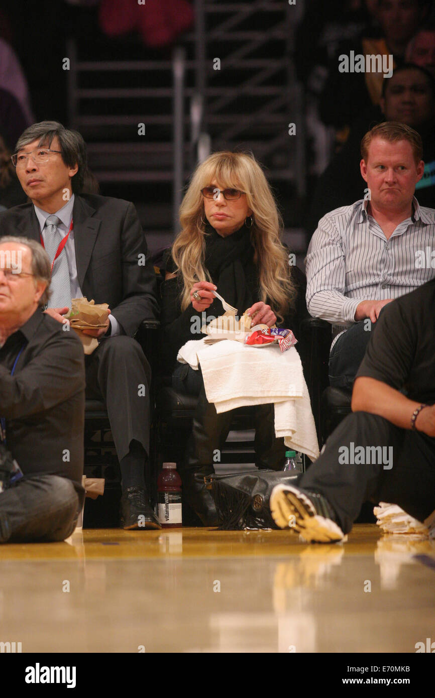 Venerdì 28 Febbraio, 2014; celebrità presso i Lakers gioco. I Los Angeles Lakers sconfitti i Sacramento Kings mediante il punteggio finale di 126-122 a Staples Center in downtown Los Angeles, CA. Dotato di: Dyan Cannon dove: Los Angeles, California, Stati Uniti Foto Stock