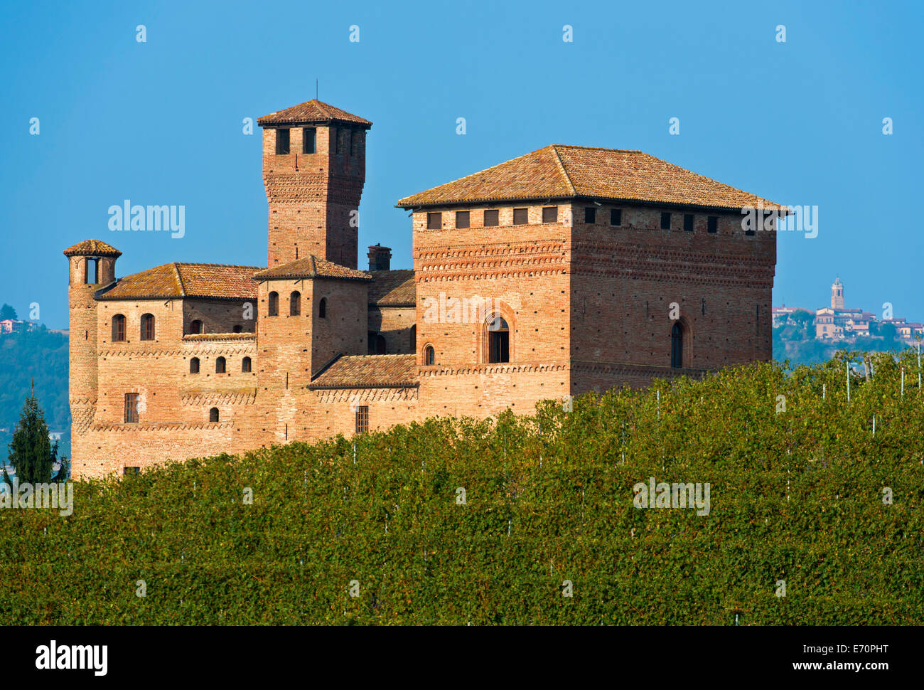 Castello di Grinzane Cavour, Grinzane Cavour, provincia di Cuneo, Piemonte, Italia Foto Stock