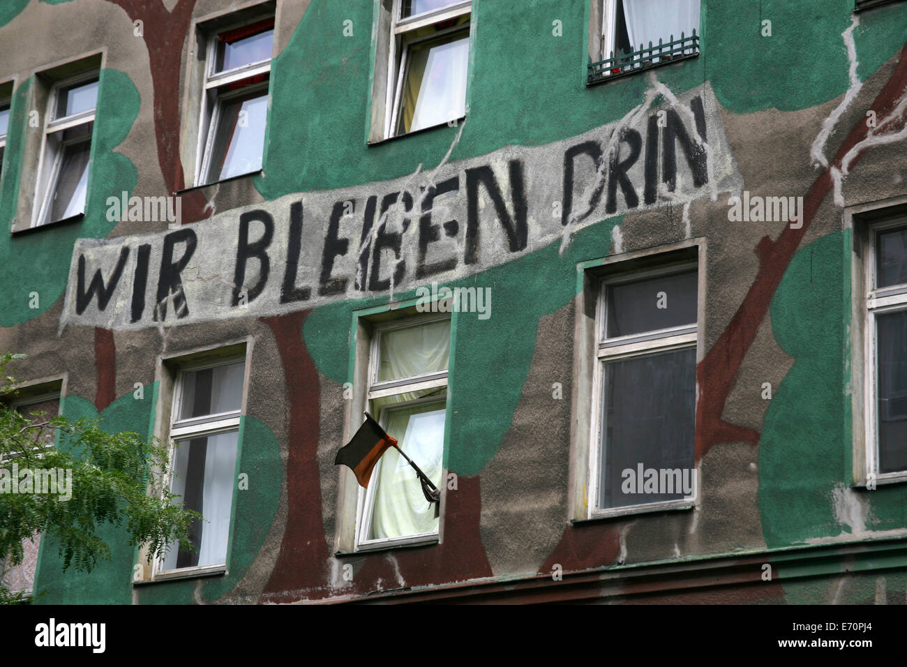 Casa accovacciata, Berlino-Kreuzberg, Berlino, Germania Foto Stock