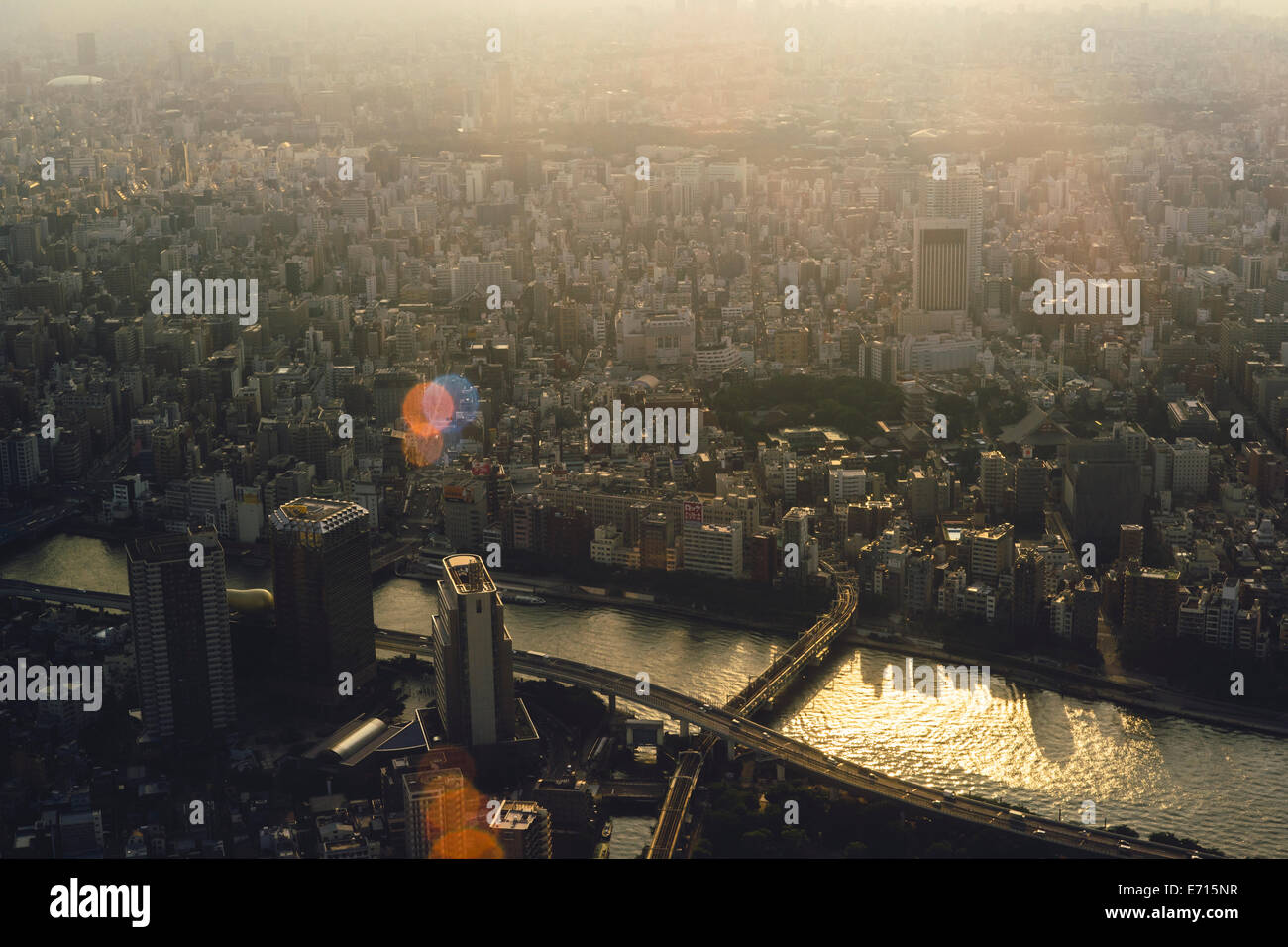 Giappone, Tokyo, tramonto su Asakusa con Sumida River Foto Stock