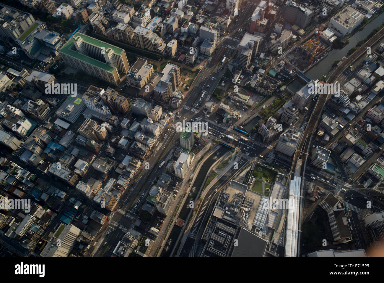 Giappone, Tokyo, vista in direzione di Asakusa e fiume Sumida Foto Stock