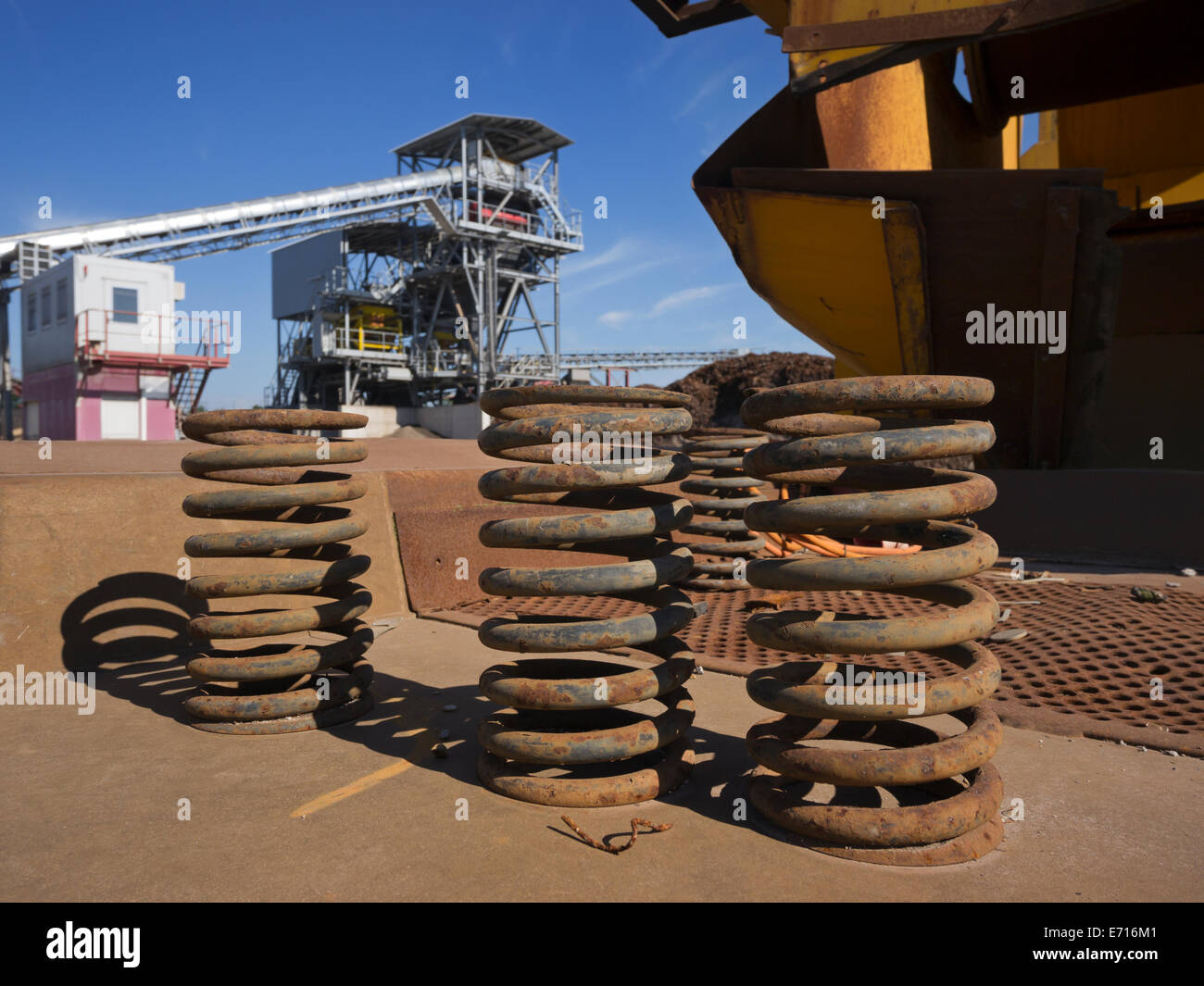 Germania, Baden-Württemberg, inceneritore TREA Breisgau, molle a spirale Foto Stock