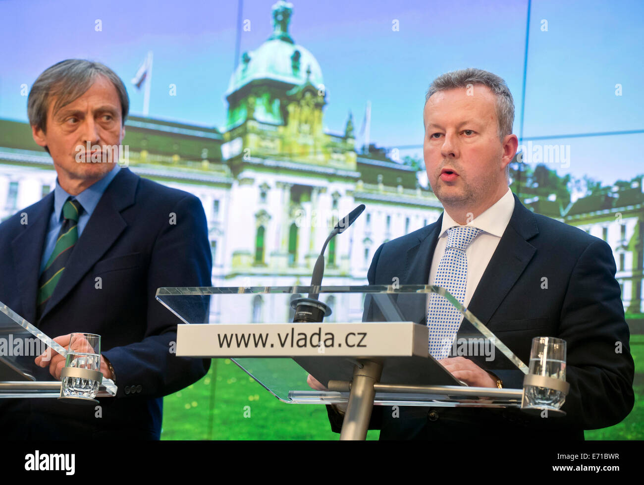 La Repubblica ceca dovrà formulare osservazioni sui preparati UE il serraggio del anti-russo sanzioni particolarmente nella sfera dei beni a duplice uso con lo scopo di proteggere engineering industria esporta, Primo Ministro Bohuslav Sobotka (socialdemocratici, CSSD) ha detto a CTK oggi, mercoledì 3 agosto, 2014. Il governo ha incaricato lui a condurre ulteriori negoziati circa le sanzioni che gli permette di fare commenti su alcune misure proposte. Foto Stock