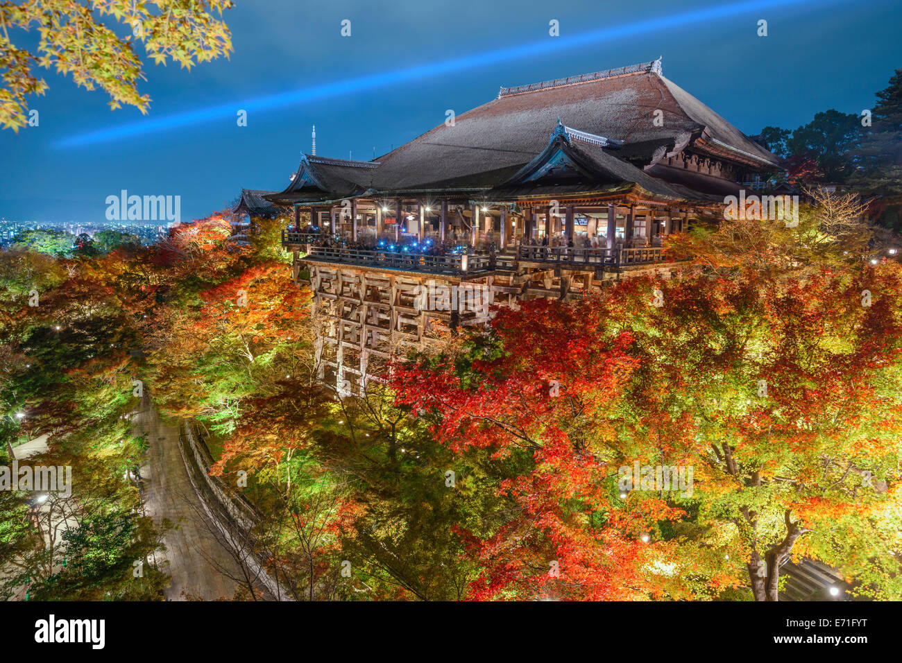 Kyoto, Giappone a Kiyomizu-dera tempio in autunno sesaon. Foto Stock