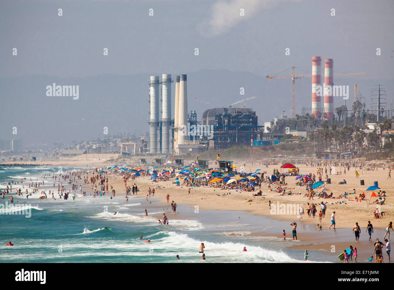 Spiaggia e Power Plant, Manhattan Beach, Los Angeles, California, Stati Uniti d'America Foto Stock