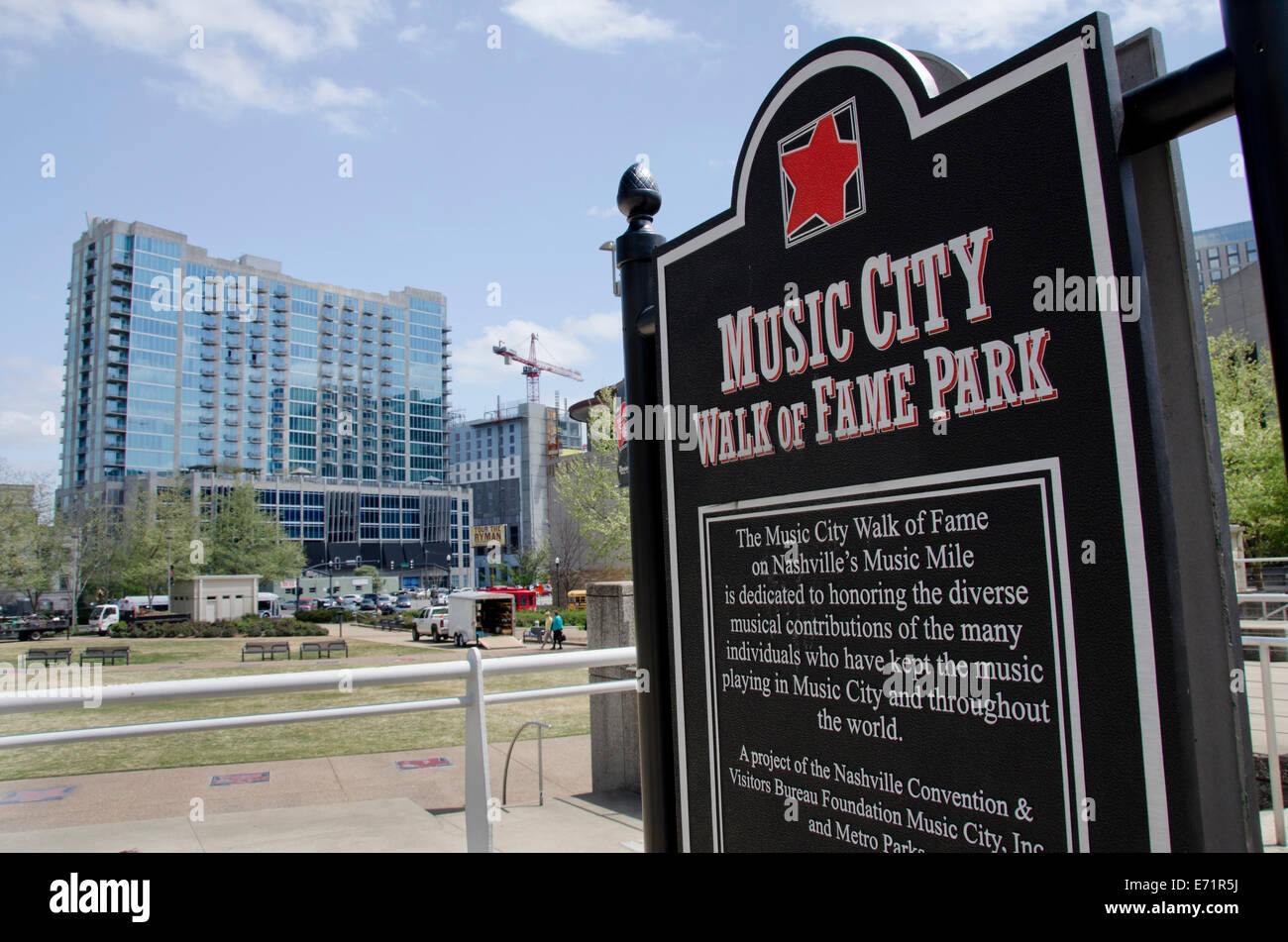 Stati Uniti d'America, Tennessee, Nashville. Music City Walk of Fame Park. Famoso Paese e musica occidentale marciapiede 'star'. Foto Stock
