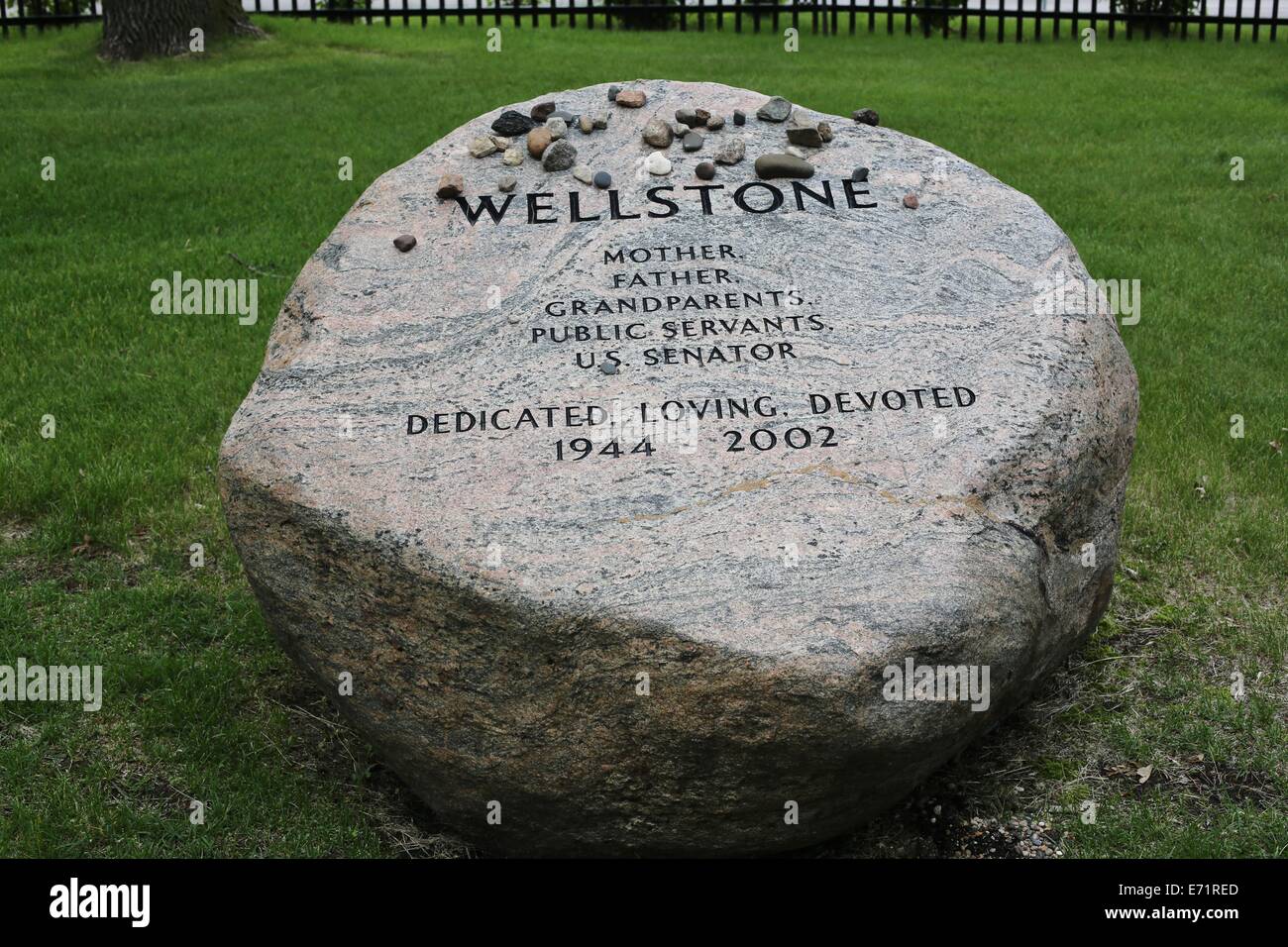 La famiglia Wellstone memorial marker al cimitero Lakewood a Minneapolis, Minnesota. Foto Stock