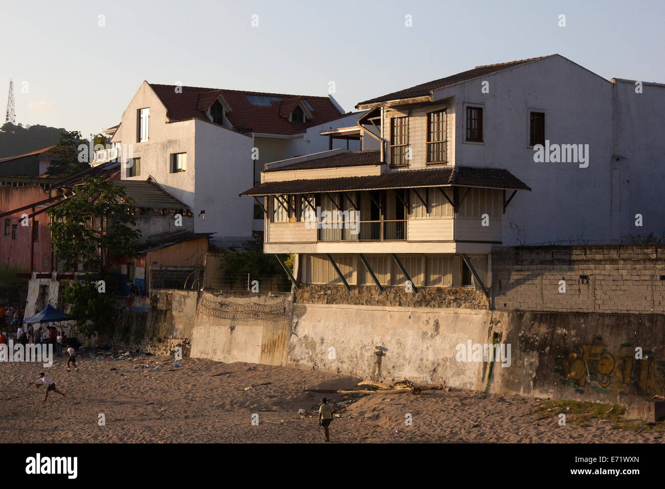 Vecchio Ocean front edifici al Casco Viejo di Panama City, Panama. Foto Stock