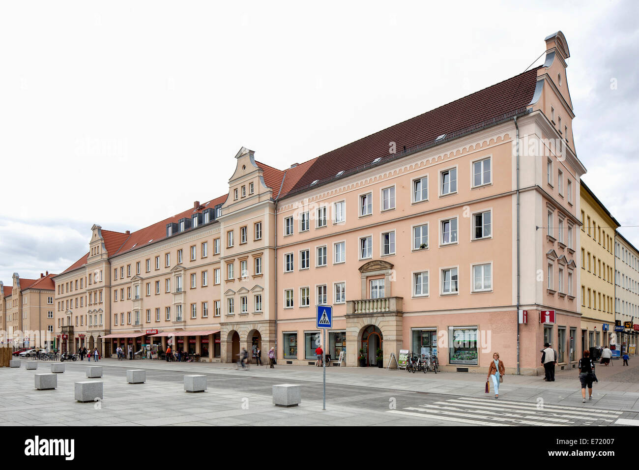 Gli edifici residenziali e commerciali, architettura Socialista, Neubrandenburg, Meclemburgo-Pomerania Occidentale, Germania Foto Stock