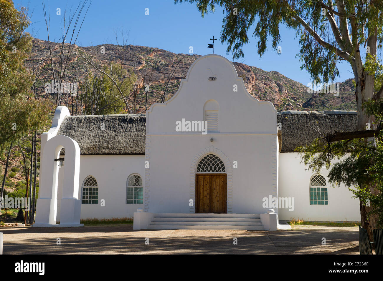 Vecchia chiesa con il tetto di paglia, Wupperthal, Sud Africa Foto Stock