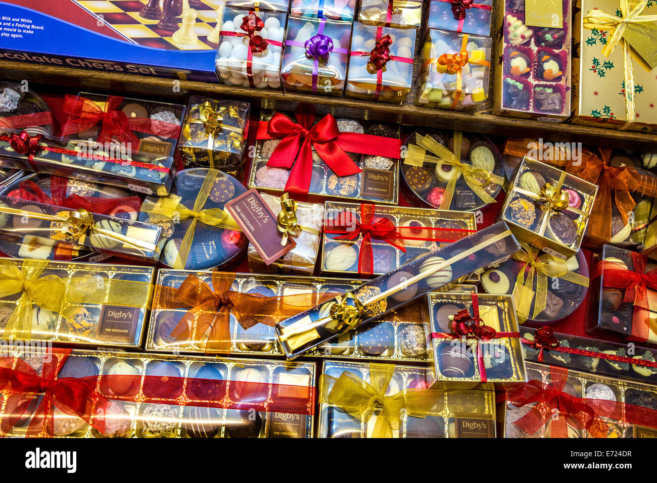 Un assortimento di dolci e caramelle. Shop display in Norfolk, Regno Unito. Foto Stock