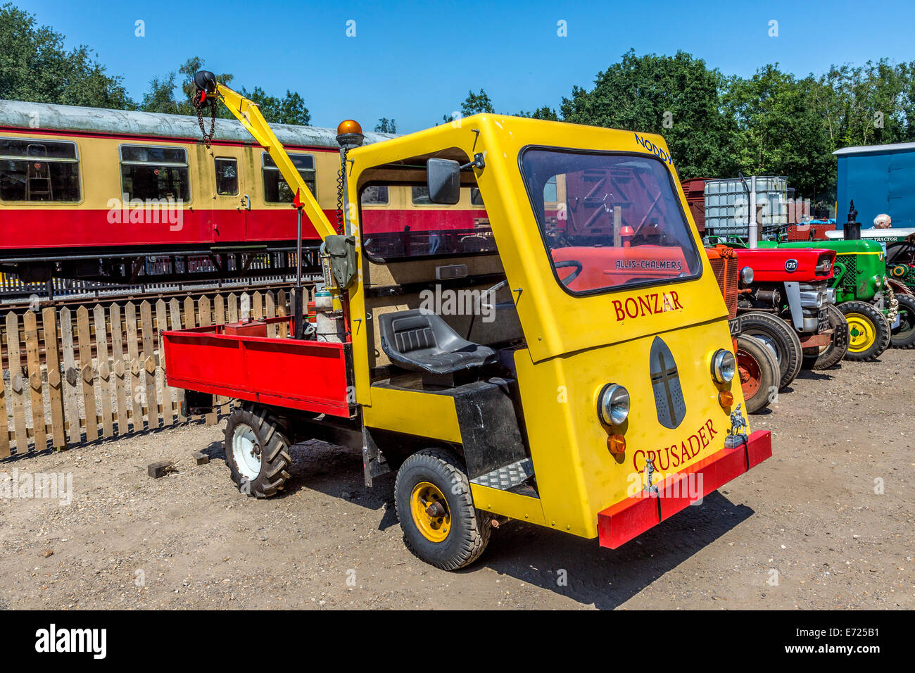 Crociato Bonzar mini gru e trainare il carrello all'2014 Whitwell & Reepham Rally di vapore, NORFOLK REGNO UNITO. Foto Stock