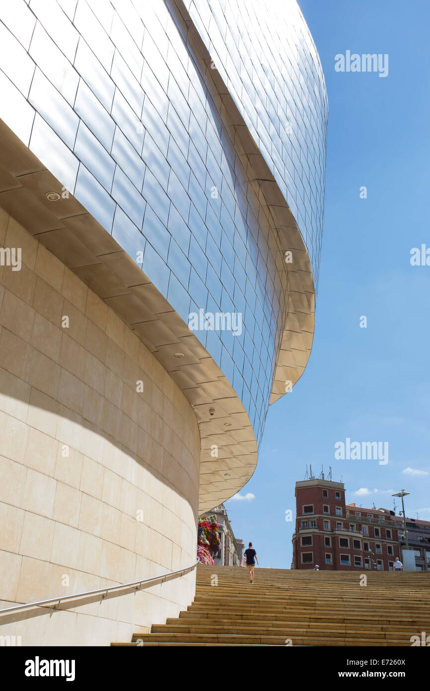 Esterno del Museo Guggenheim, Bilbao Foto Stock