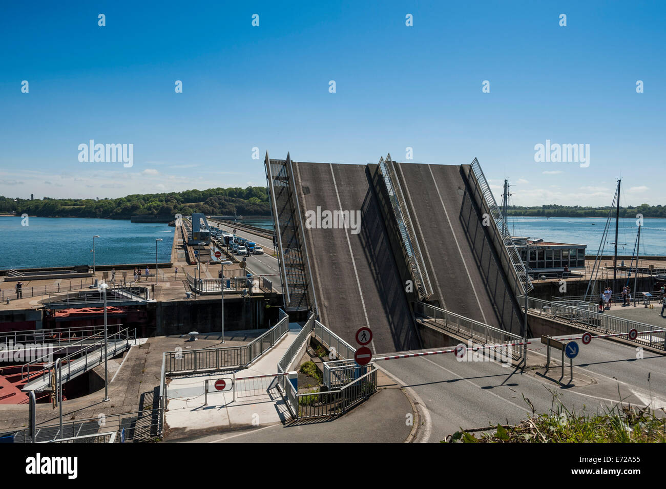 Ponte levatoio, Usine marémotrice, Dinard, Saint-Malo, Bretagna Francia Foto Stock