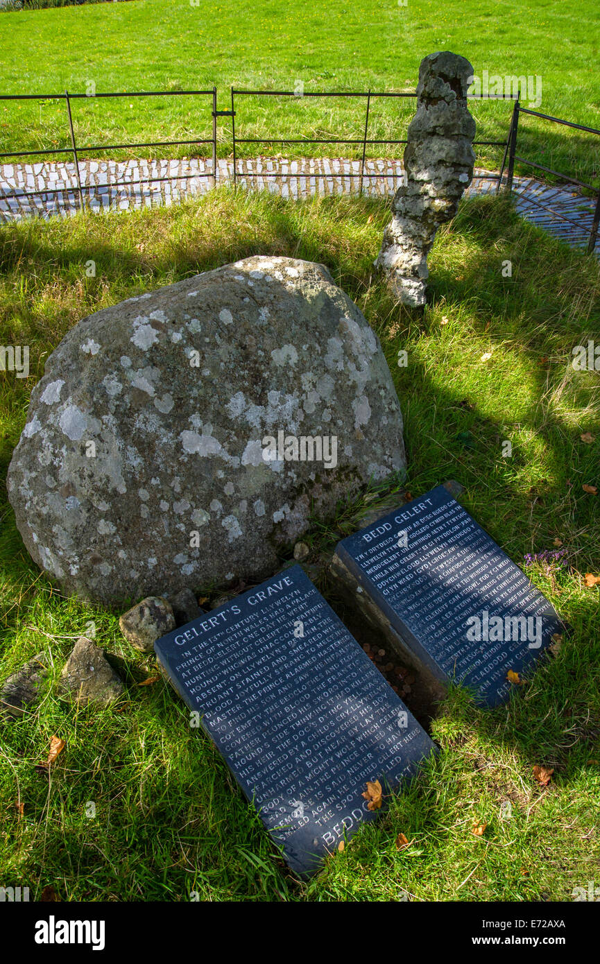 La tomba di Gelert il Segugio in Beddgelert, Snowdonia Ntional Park, il Galles del Nord Foto Stock