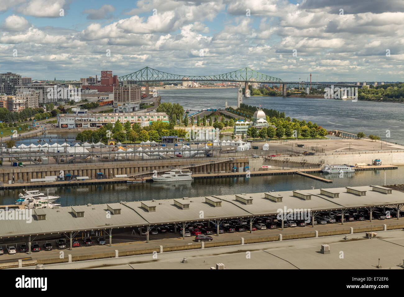 Lo Skyline di Montreal Cityscape paesaggio da una vista posteriore Panorama Foto Stock
