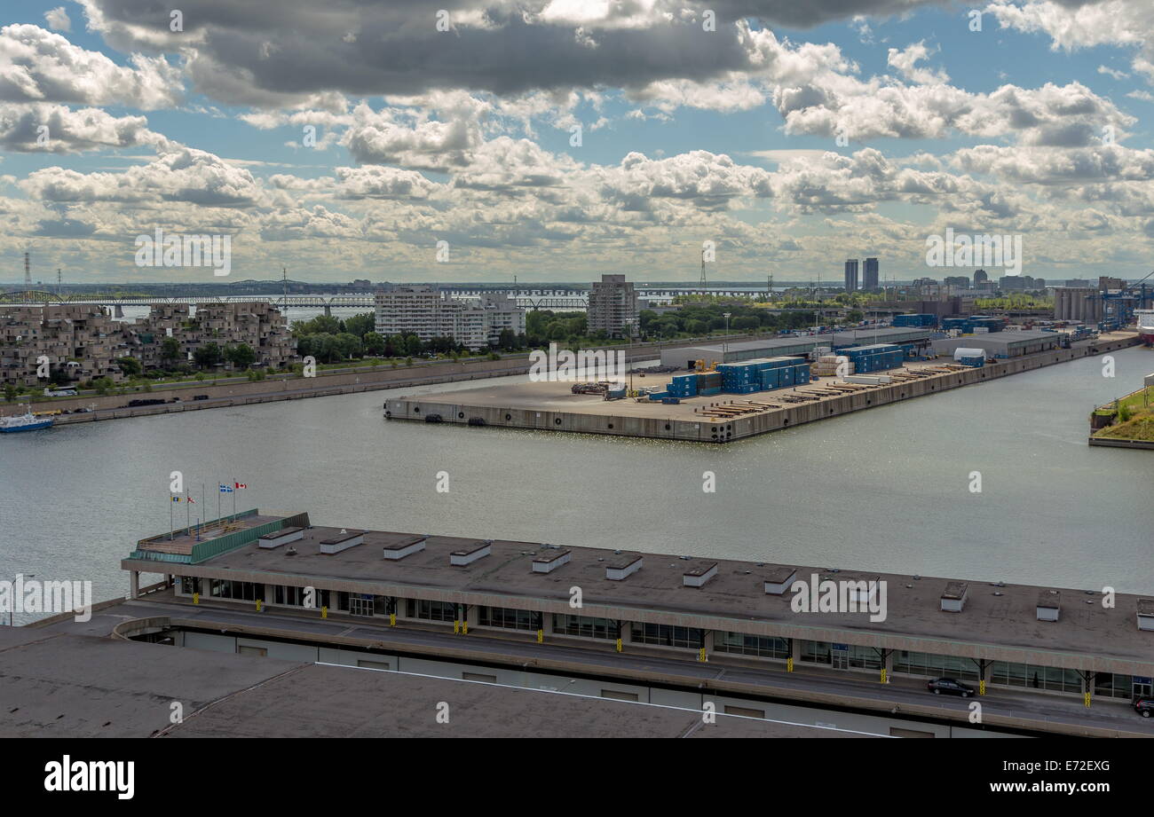 Lo Skyline di Montreal Cityscape paesaggio da una vista posteriore Panorama Foto Stock