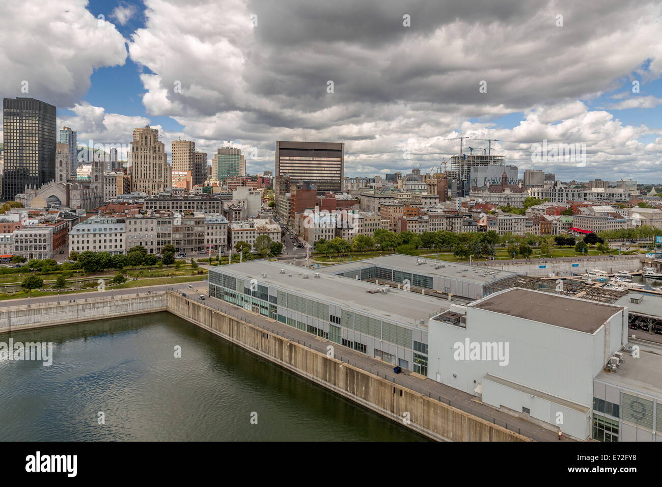 Lo Skyline di Montreal Cityscape paesaggio da una vista posteriore Panorama Foto Stock