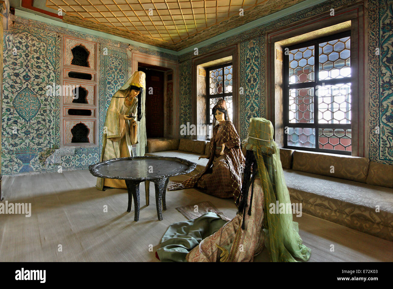 Una delle camere che apparteneva al valido? Sultan (Sultan's madre) all'Harem del Palazzo Topkapi, Istanbul, Turchia Foto Stock