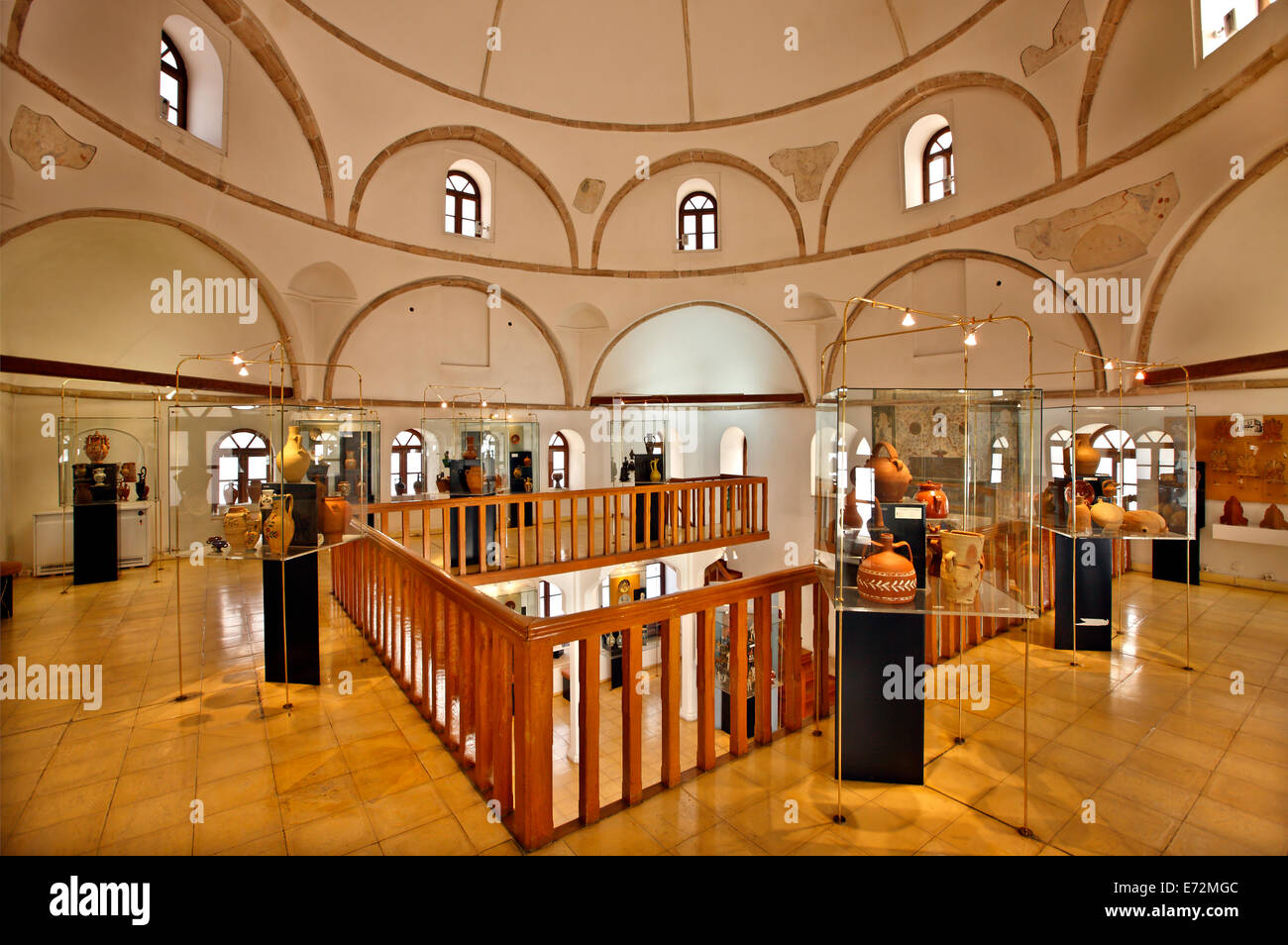 Il museo della tradizione ceramica greca, in moschea Tzistarakis, Piazza Monastiraki, Atene, Grecia. Foto Stock