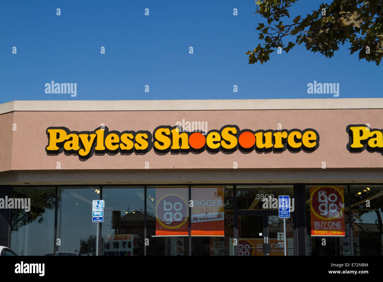 Una scarpa Payless fonte store in Modesto California USA Foto Stock