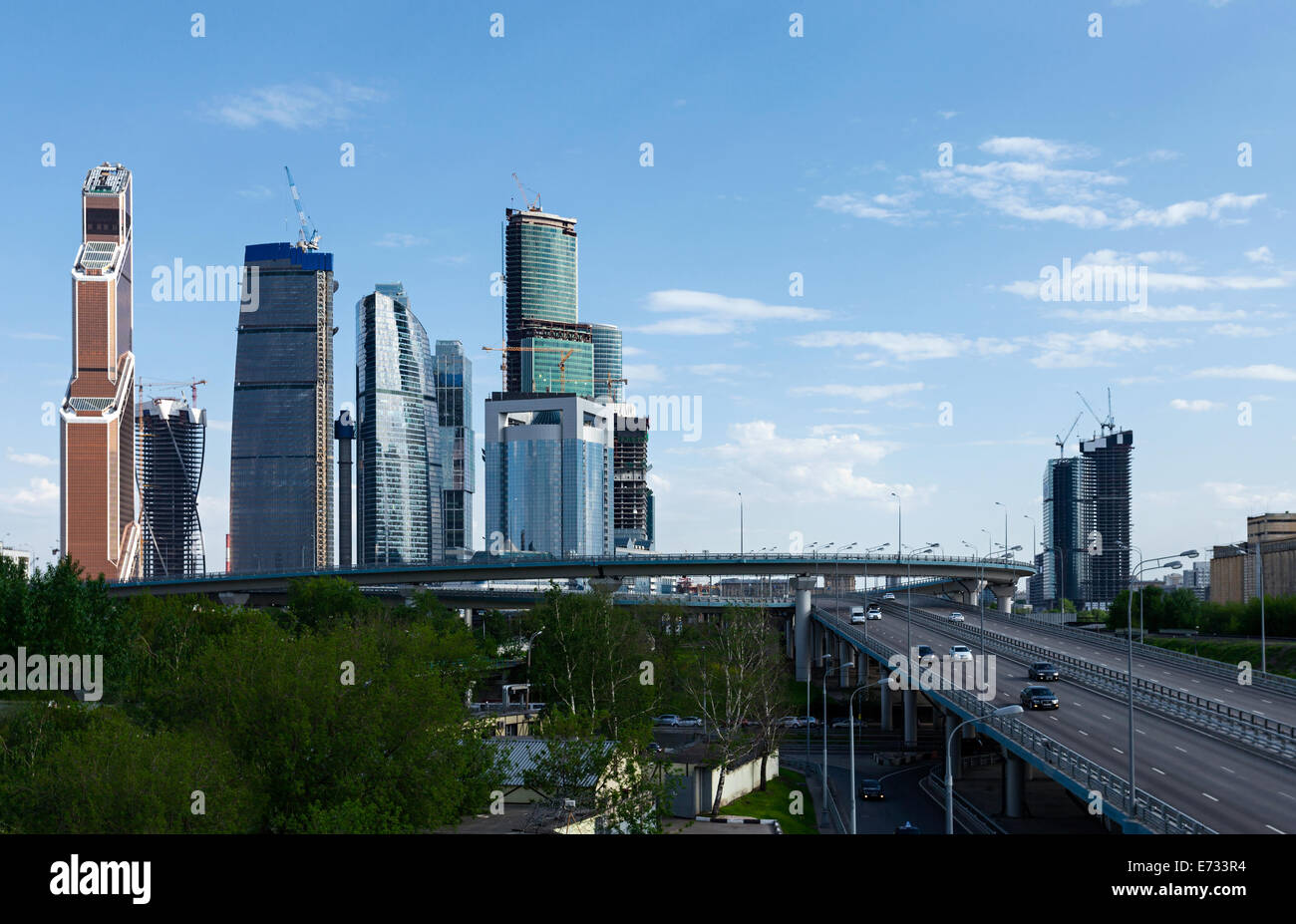 Autostrada e punto di interscambio dei trasporti nei pressi di International Business center 'Mosca-città" in Russia Foto Stock