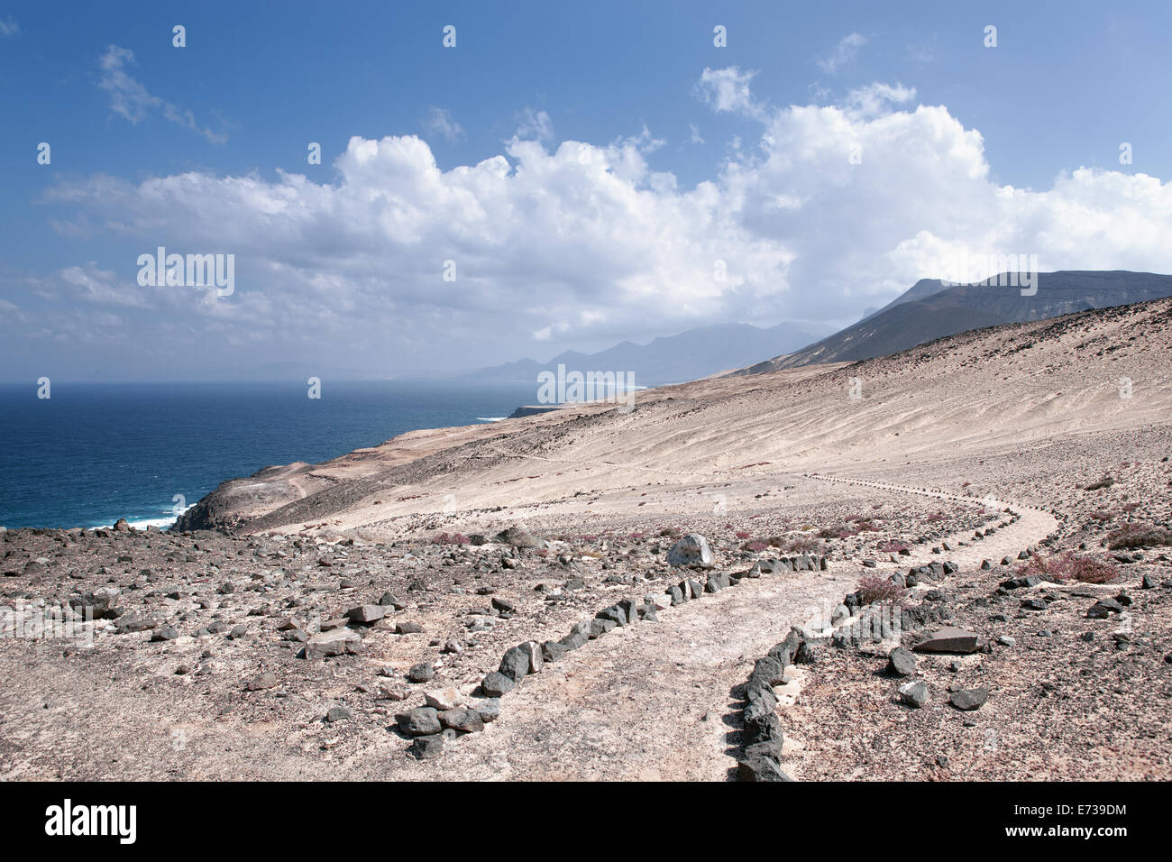 Fuerteventura - Sentiero sopra Caleta de la Madera Foto Stock