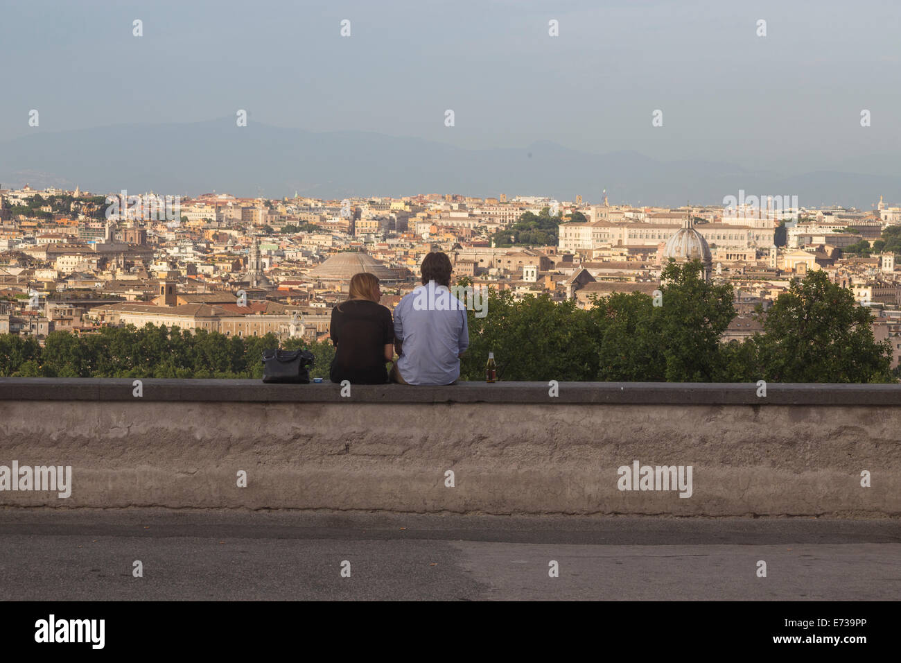 Roma è la città dalla collina gianiculum Foto Stock