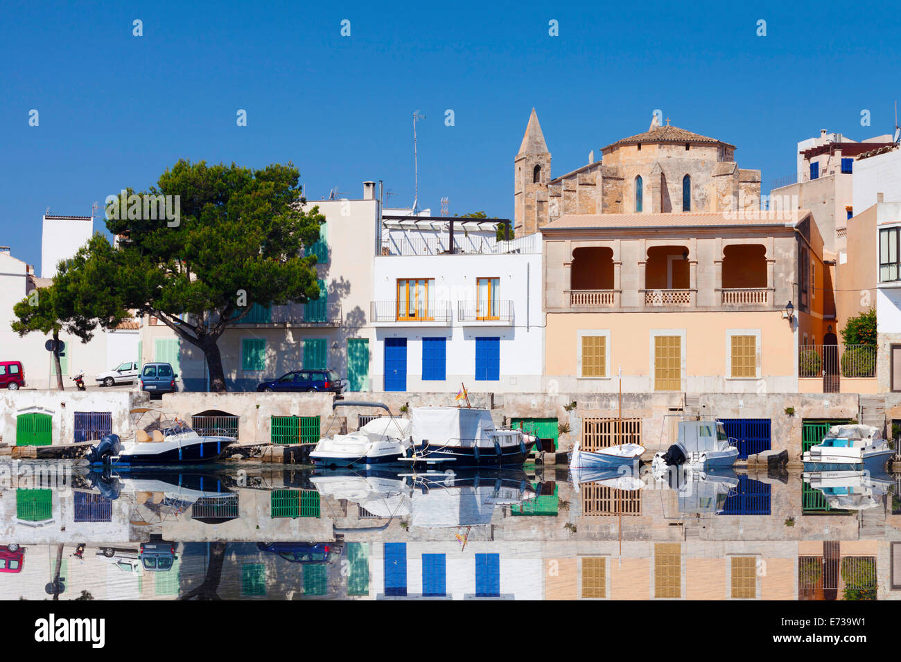 Barche da pesca al porto di pesca, Porto Colom, Maiorca (Mallorca), isole Baleari (Islas Baleares), Spagna, Mediterraneo, Europa Foto Stock