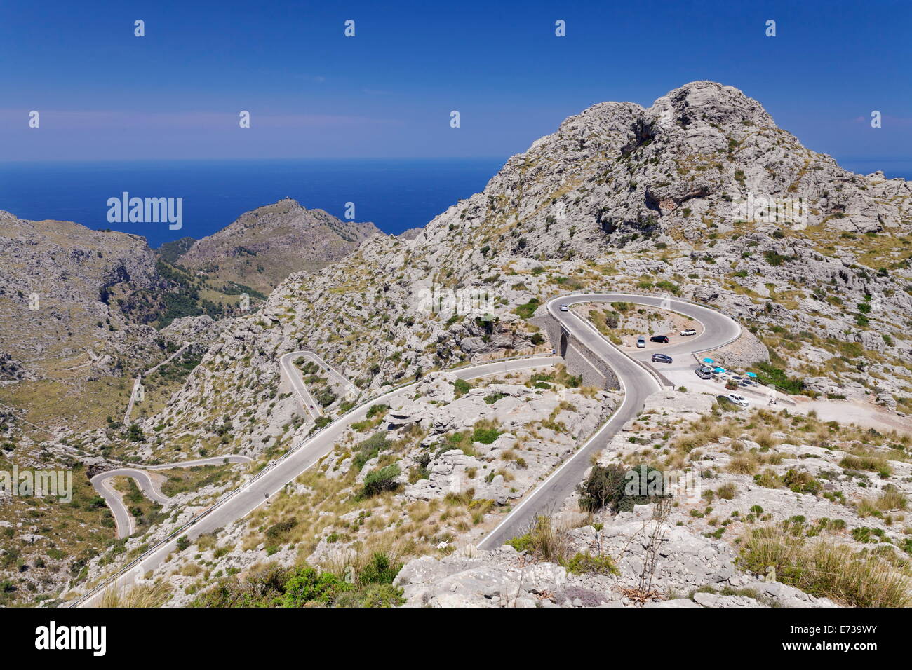 Strada a serpentina per la baia di Cala de Sa Calobra, Maiorca (Mallorca), isole Baleari (Islas Baleares), Spagna, Mediterranea Foto Stock