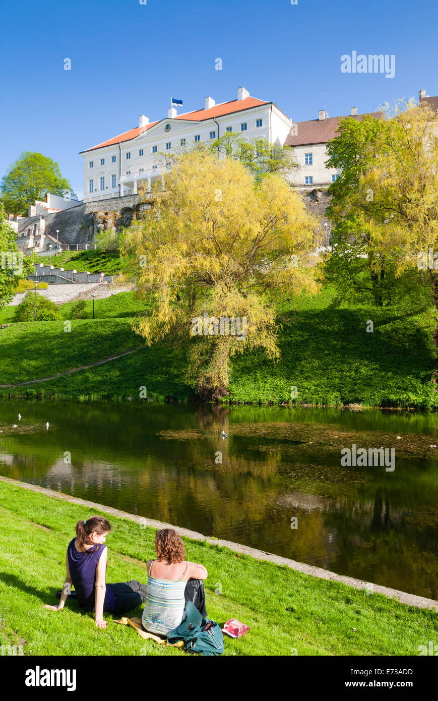 La collina di Toompea, Snelli Tiik lago, la città vecchia di Tallin, patrimonio mondiale dell UNESCO, Estonia, paesi baltici, Europa Foto Stock