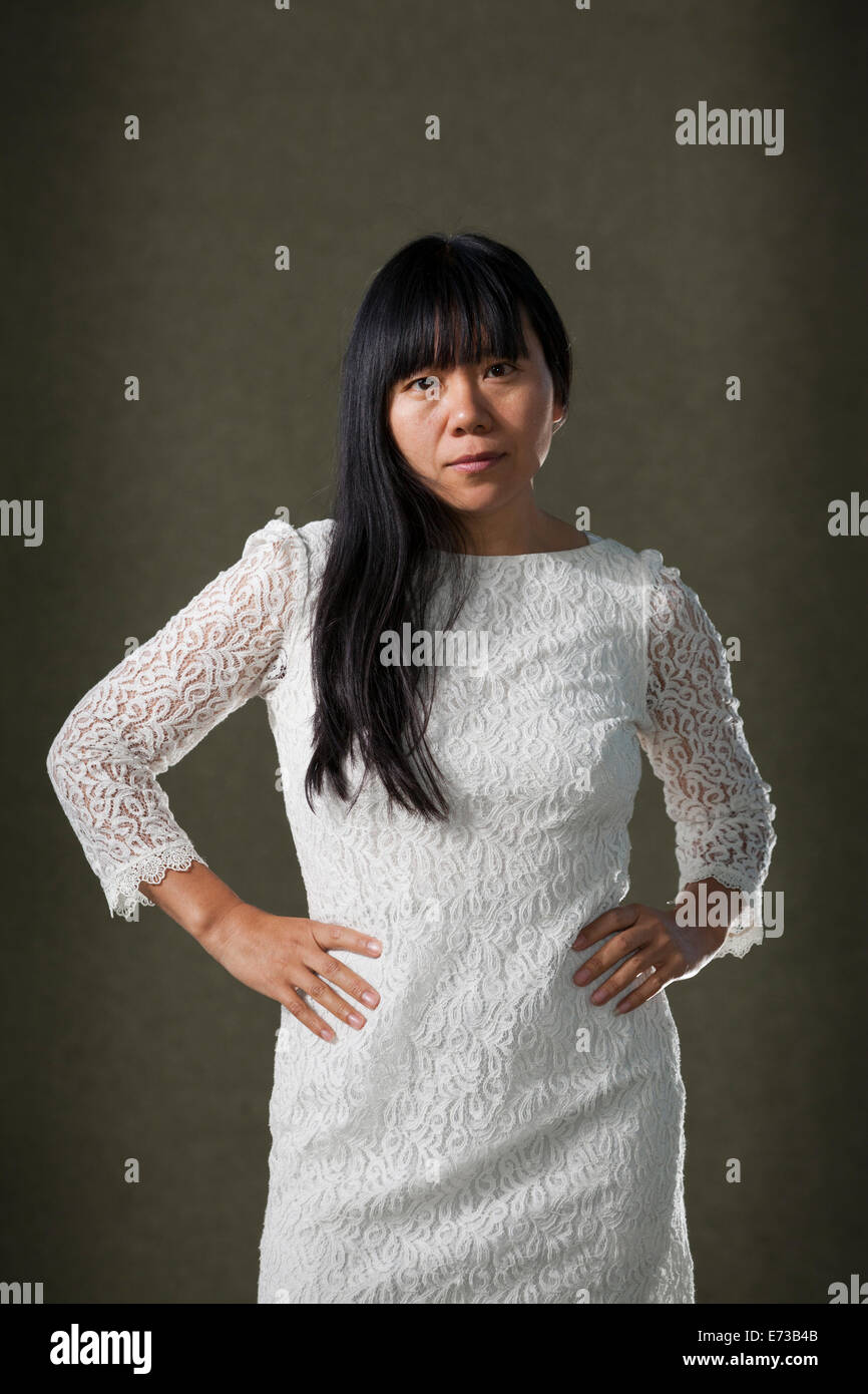 Xiaolu Guo, autore cinese, al Edinburgh International Book Festival 2014. Edimburgo, Scozia. 9 agosto 2014 Foto Stock