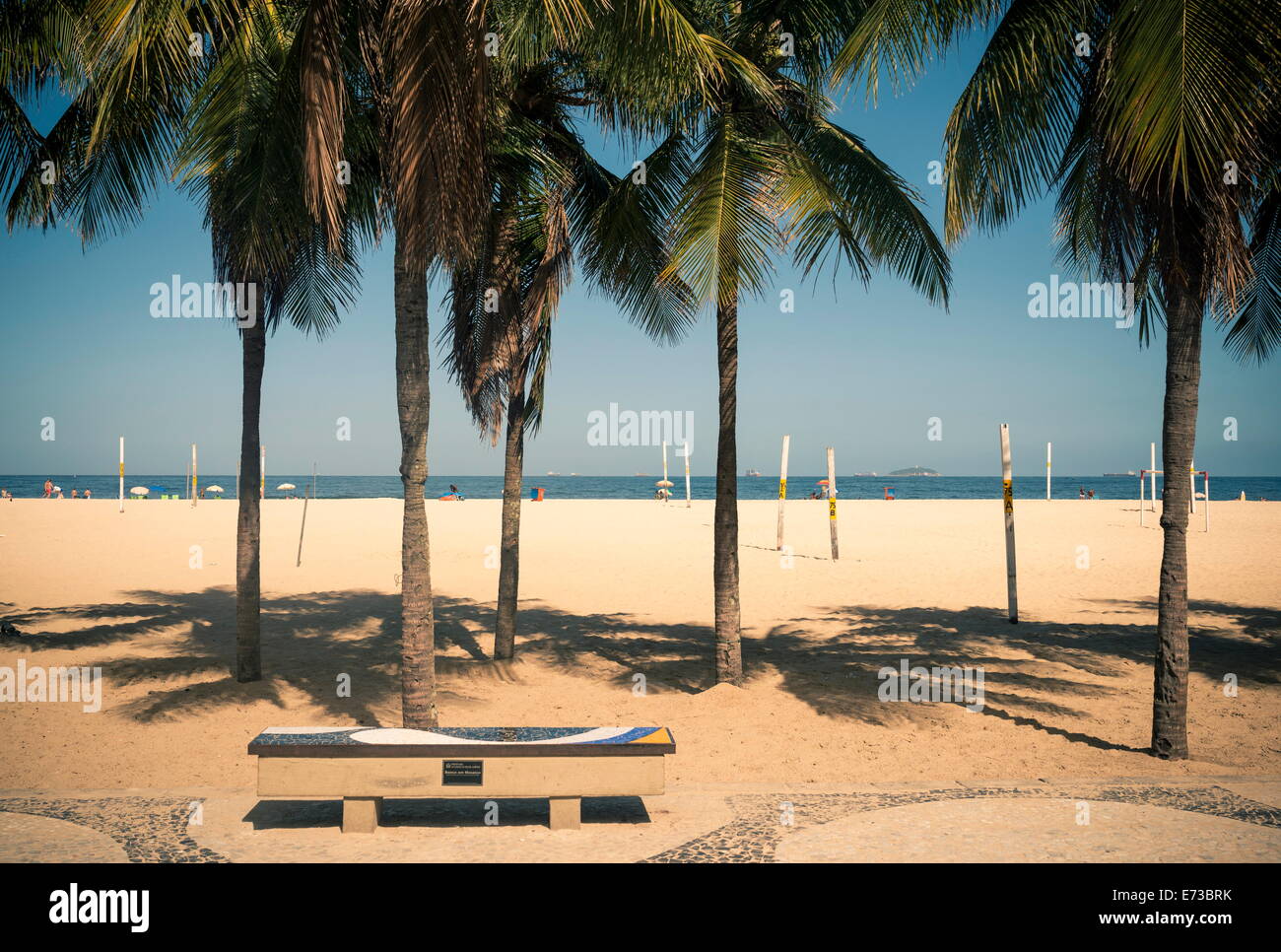 Sulla spiaggia di Copacabana, Rio de Janeiro, Brasile, Sud America Foto Stock