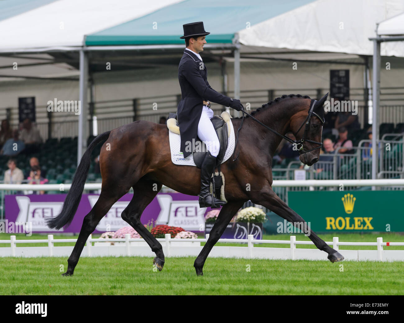 Stamford Lincs, Regno Unito. 5 Settembre, 2014. Jonathan Paget e Clifton promessa: Burghley House e Stamford, Regno Unito - la fase di dressage, Land Rover Burghley Horse Trials, 4 settembre 2014. Credito: Nico Morgan/Alamy Live News Foto Stock